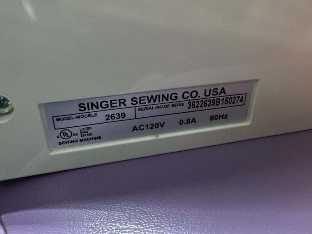 Singer 2639 Sewing Machine - Picture 2 of 7